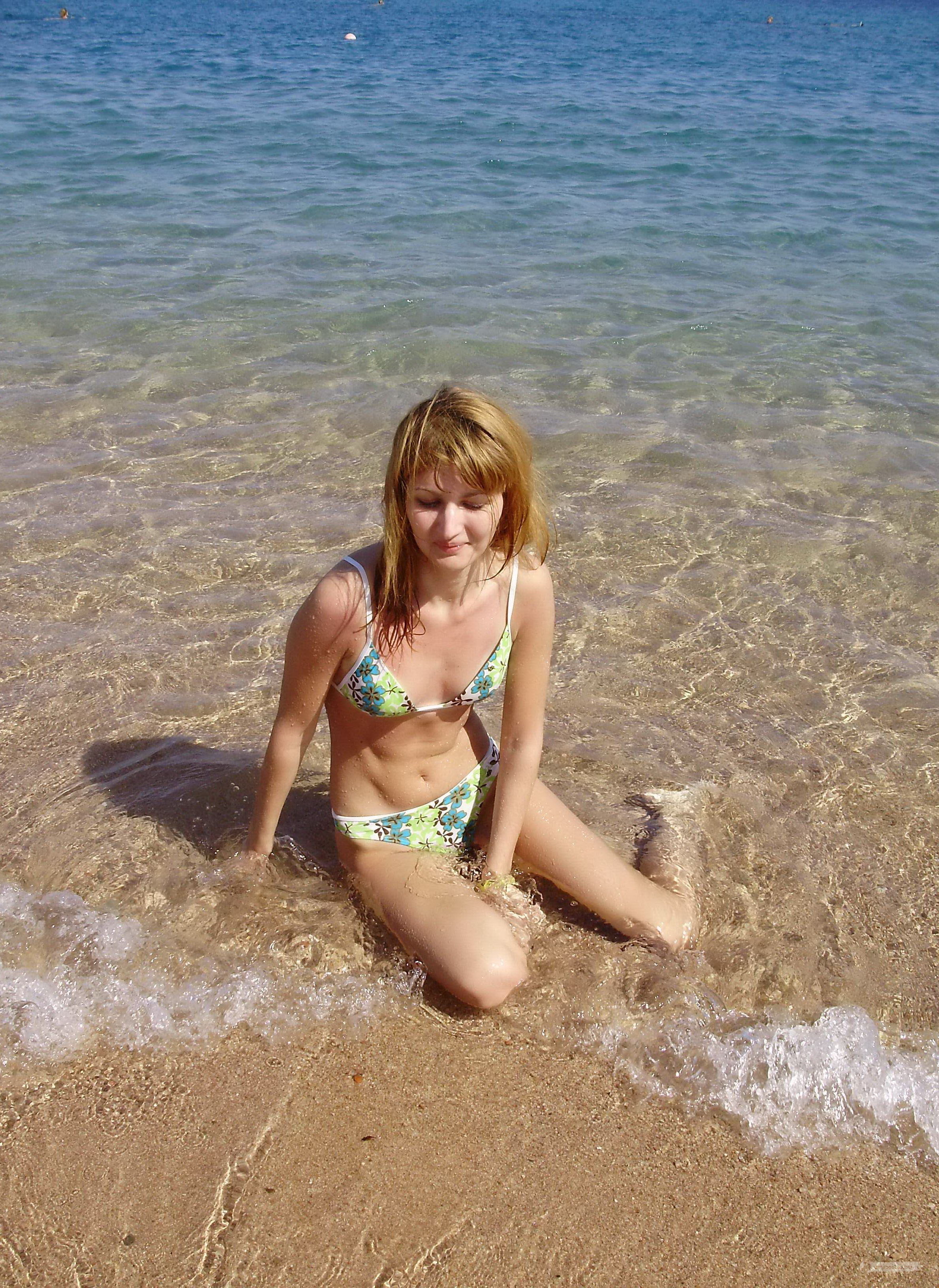 https://amaboobs.com/uploads/posts/2022-07/hot-girl-on-the-beach-309.jpg