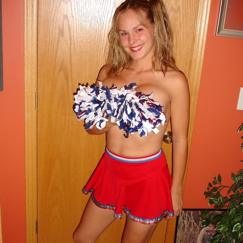 Cheerleader nude pics